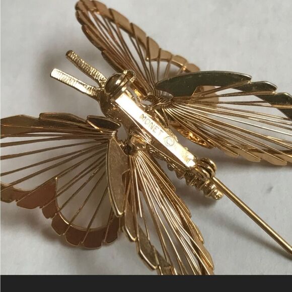 Vintage Monet Butterfly Pin Gold Tone Brooch 2"×1 3/4" - Picture 4 of 12